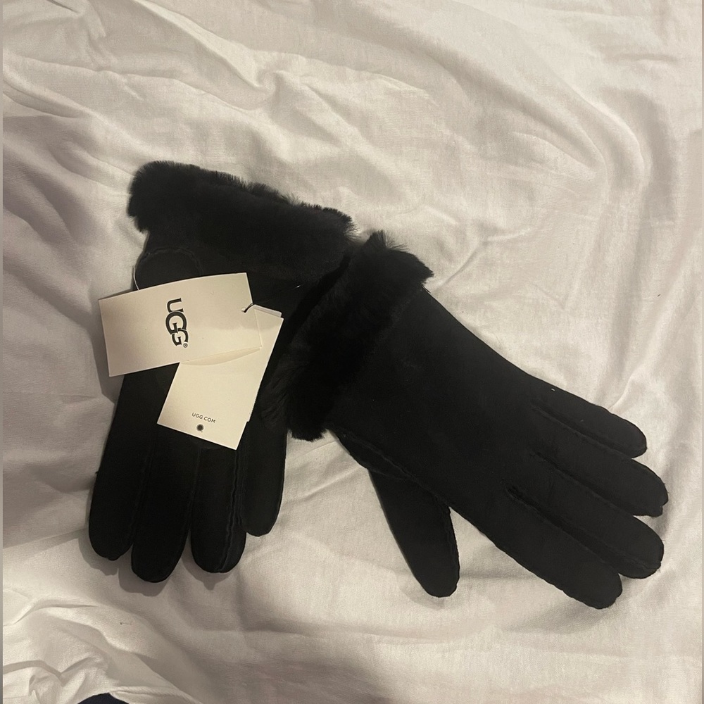 Ugg gloves